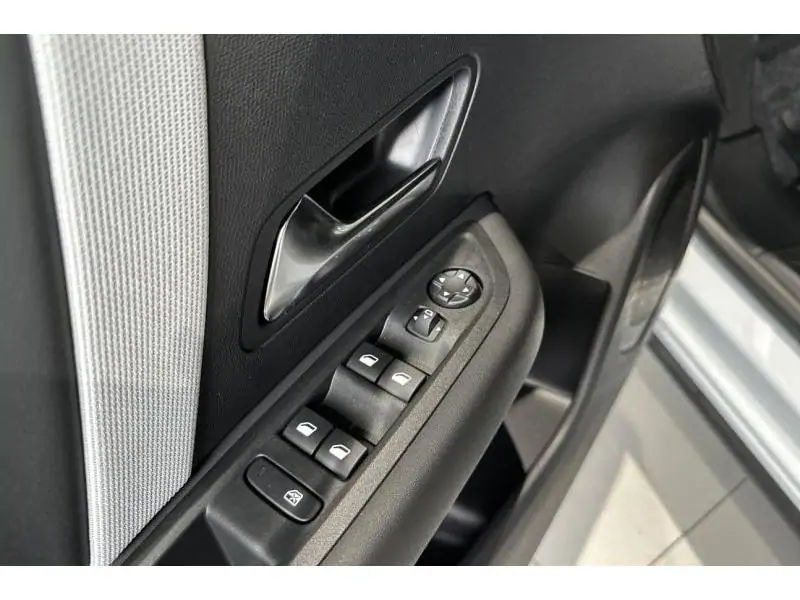 Démo Citroen C4 Hybrid 145 ch Automatic MAX WHITE 17