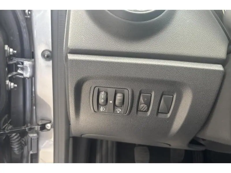 Occasion Renault Captur Berline 0.9 MANUAL GREY 24