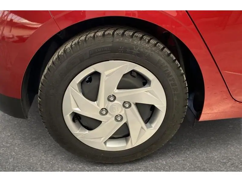 Occasion Hyundai i20 Berline MANUAL RED 23