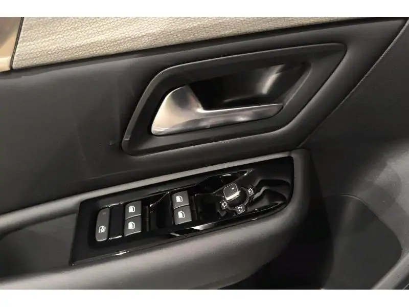 VEHICLE__CONDITION_SERVICE Citroen C5 X EAT8 PLUS BLACK 17