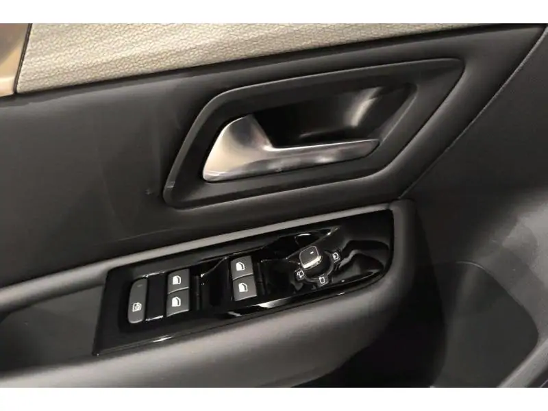 VEHICLE__CONDITION_SERVICE Citroen C5 X EAT8 PLUS BLACK 17