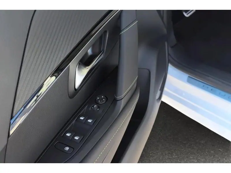 VEHICLE__CONDITION_SERVICE Peugeot 208 II and e- GT Line WHITE 17