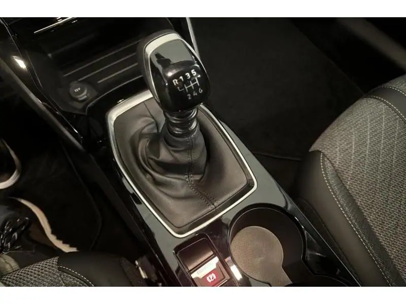 VEHICLE__CONDITION_SERVICE Peugeot 208 Allure 1.2 Turbo 100 Man.6 WHITE 16