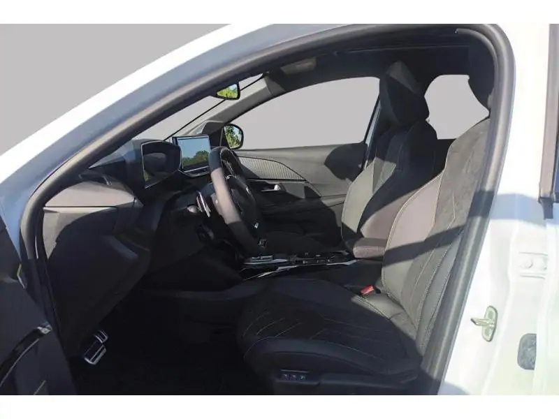 VEHICLE__CONDITION_SERVICE Peugeot 208 II and e- GT Line WHITE 10