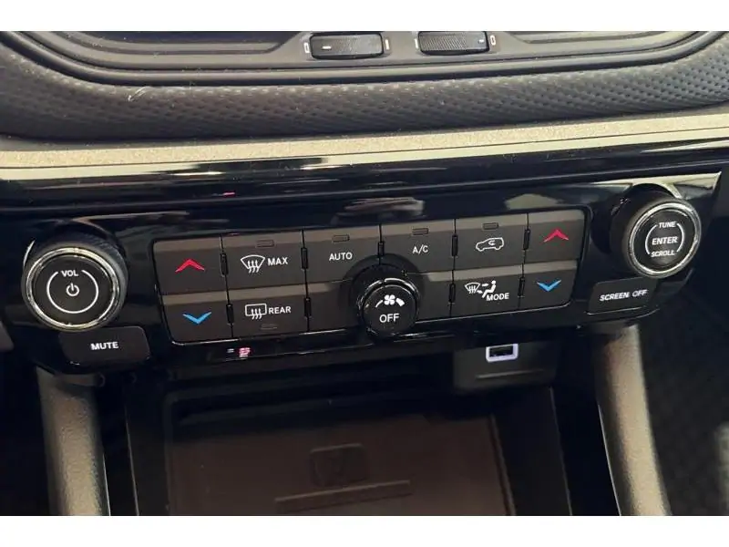 VEHICLE__CONDITION_SERVICE Jeep Compass Night Eagle My23 1.3 T4 PHEV 1 WHITE 15