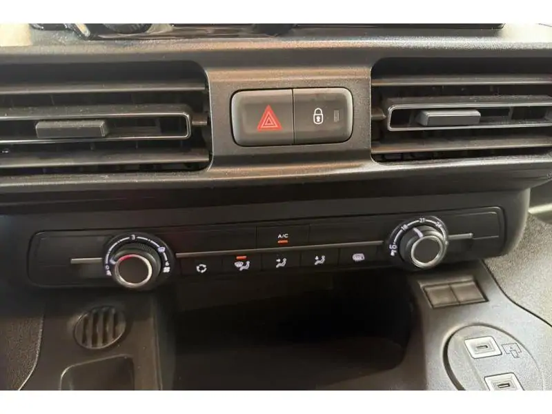 VEHICLE__CONDITION_SERVICE Peugeot Partner STANDARD LIGHT WHITE 15