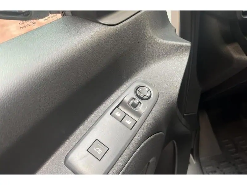 VEHICLE__CONDITION_SERVICE Citroen Berlingo III automaat WHITE 17