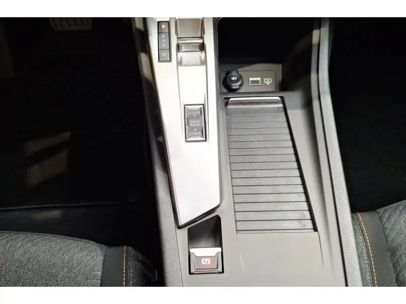 VEHICLE__CONDITION_SERVICE Peugeot 308 SW STYLE Hybrid 145 e-DSC6 BLACK 16