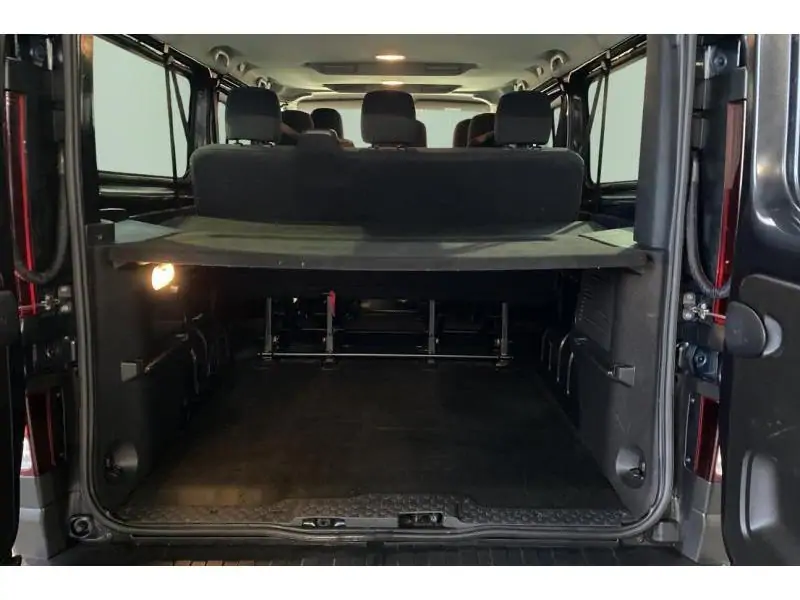 Occasion Nissan Primastar Monospace AUTO GREY 19