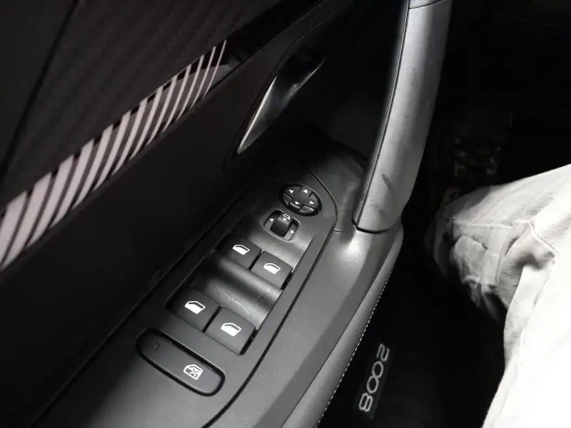 VEHICLE__CONDITION_SERVICE Peugeot 2008 ALLURE GREY 9