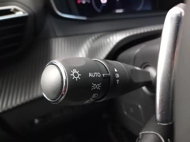 VEHICLE__CONDITION_SERVICE Peugeot 2008 ALLURE GREY 12