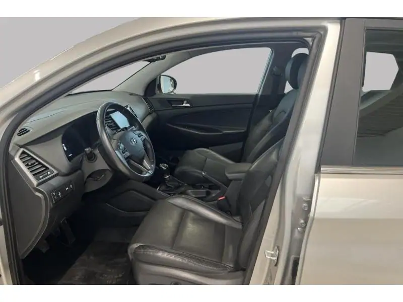 Occasion Hyundai Tucson SUV MANUAL GREY 10