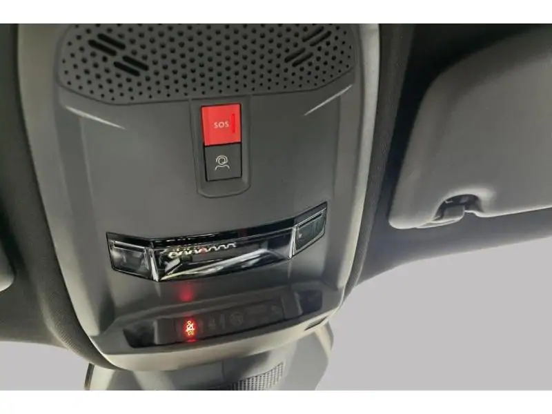 VEHICLE__CONDITION_SERVICE Peugeot 2008 GT WHITE 31