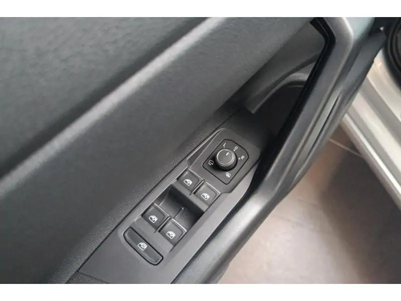 Occasion Volkswagen Taigo R-Line 1.0 TSI 115 pk GREY 17