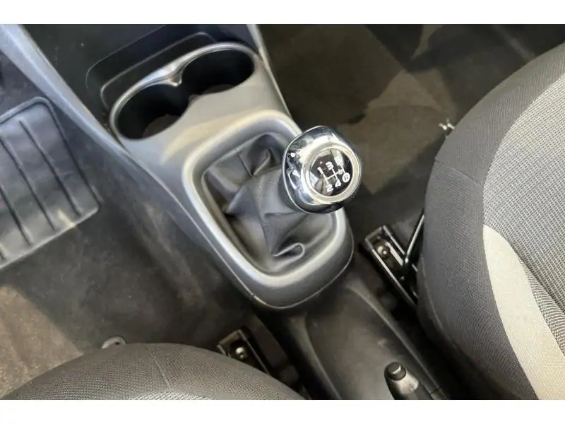 Occasion Toyota Aygo Berline MANUAL WHITE 16