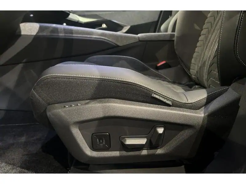 VEHICLE__CONDITION_SERVICE Peugeot 5008 e-5008 GT 7-pl BLUE 17