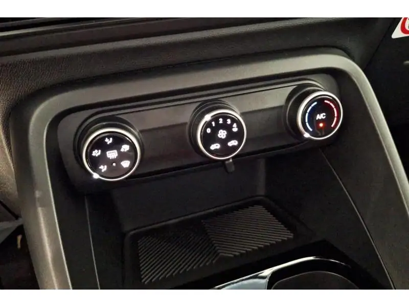 VEHICLE__CONDITION_SERVICE Citroen C3 Hybride 100 E-DCS6 YOU Pack PL GREY 15