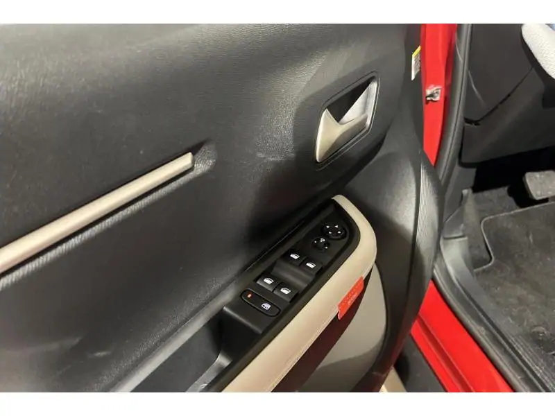 VEHICLE__CONDITION_SERVICE Citroen C3 Aircross ë- Max RED 17