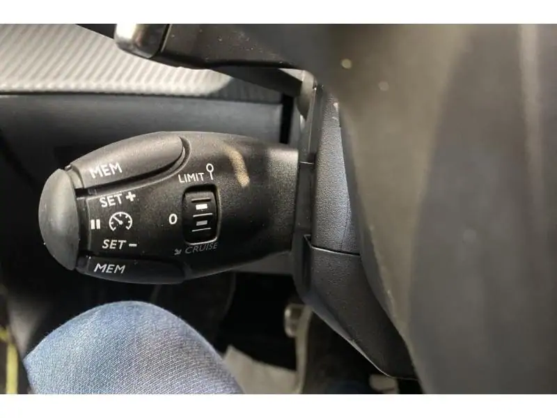 VEHICLE__CONDITION_SERVICE Peugeot 208 GT * Visio Park & CarPlay WHITE 27
