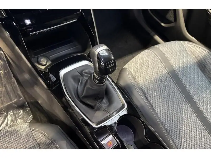 VEHICLE__CONDITION_SERVICE Peugeot 2008 ALLURE GREY 16