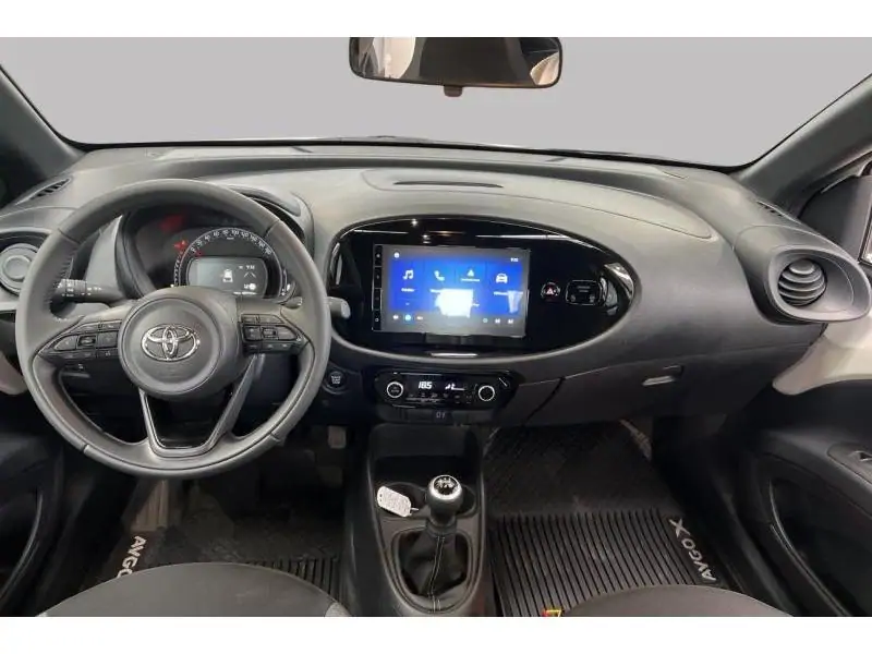 Occasion Toyota Aygo X Play WHITE 11