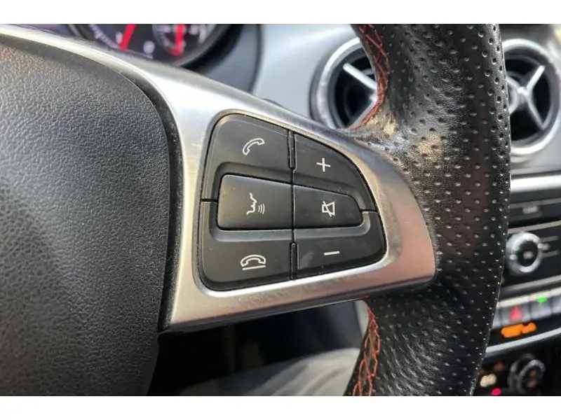 Occasie Mercedes-Benz CLA 180 AMG Line *Night Pack-Vision Pa BLACK 25