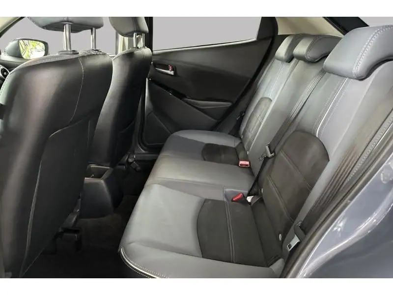 Occasion Mazda 2 OKINAMI GREY 18