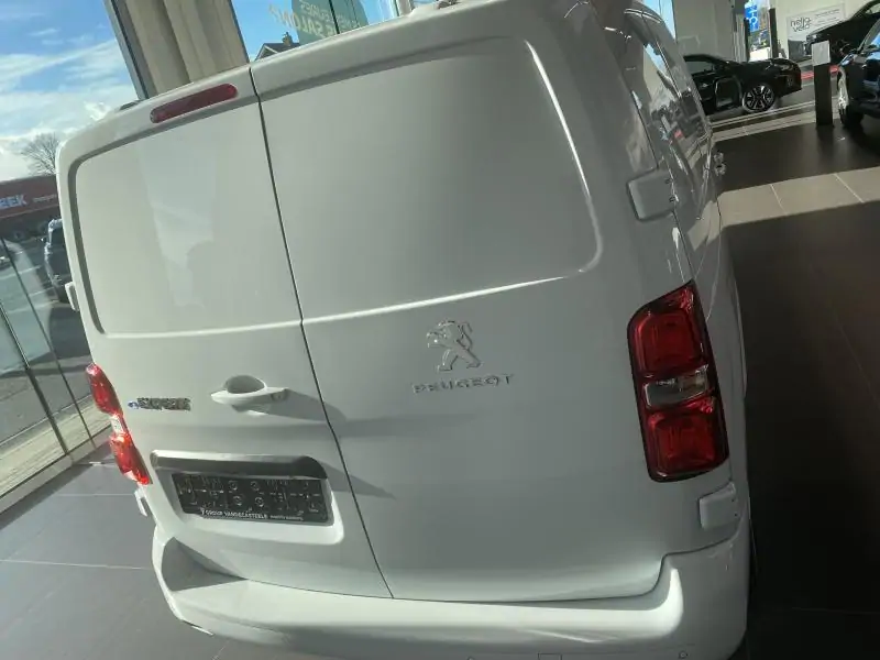 Démo Peugeot Expert e-Expert Standard 75 kWh 136 WHITE 9