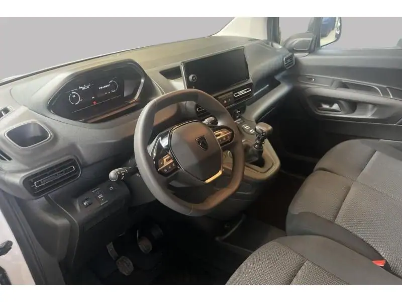 VEHICLE__CONDITION_SERVICE Peugeot Partner STANDARD LIGHT WHITE 9