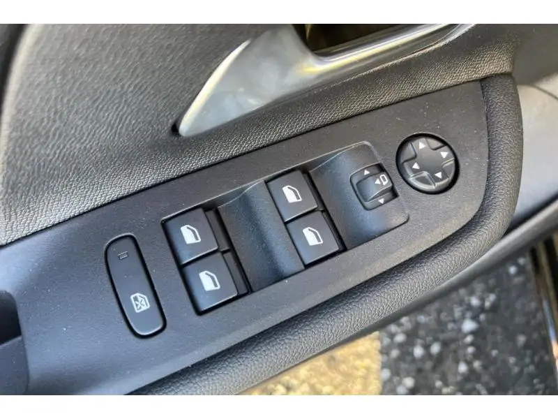 VEHICLE__CONDITION_SERVICE Opel Mokka-E GS BLACK 17