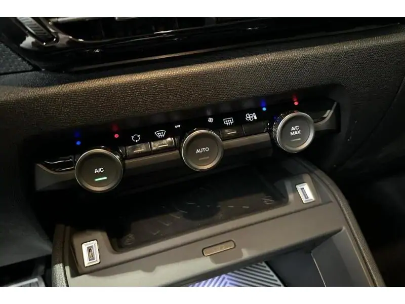 Démo Citroen C4 Hybrid 145 ch Automatic MAX WHITE 15