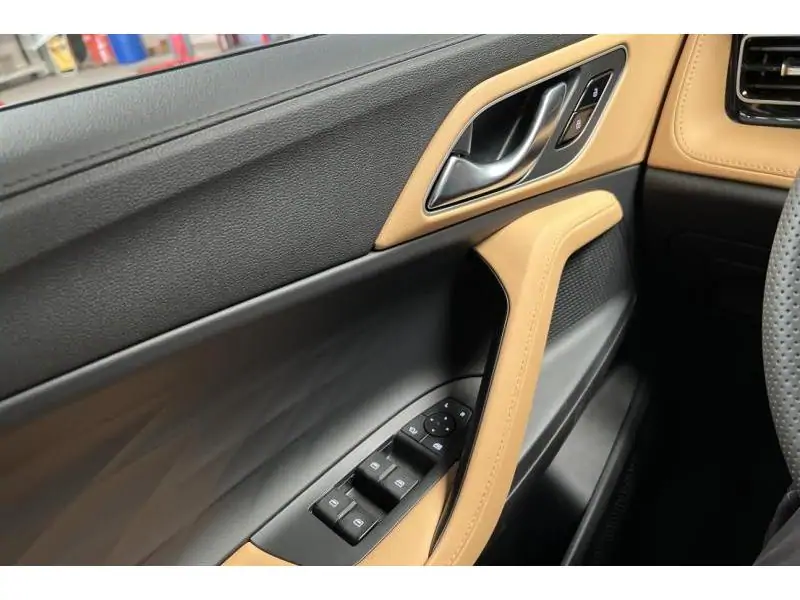 VEHICLE__CONDITION_SERVICE MG HS HEV LUXURY BLACK 17