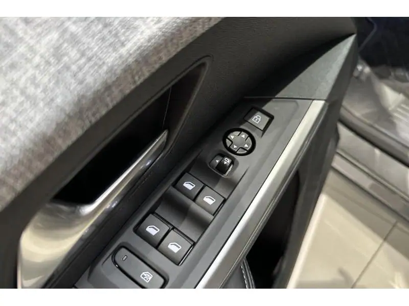 VEHICLE__CONDITION_SERVICE Peugeot 3008 E-3008 ALLURE GREY 17