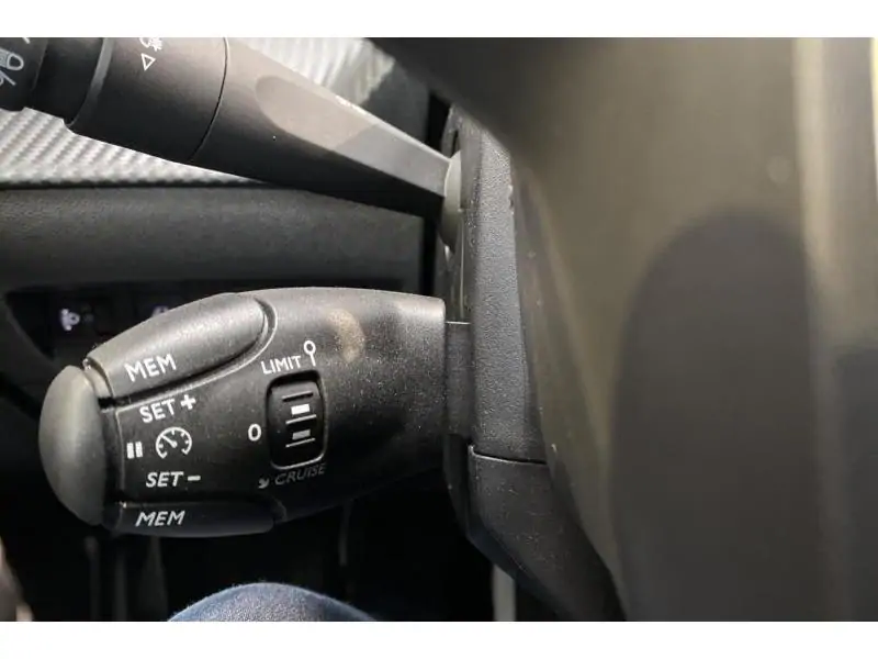 Occasion Peugeot 208 Style GREY 27