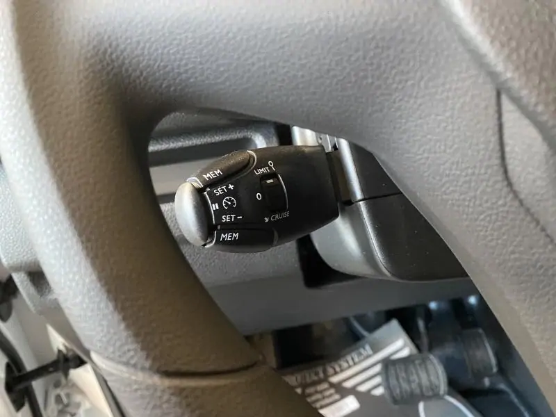 Démo Peugeot Expert e-Expert Standard 75 kWh 136 WHITE 12