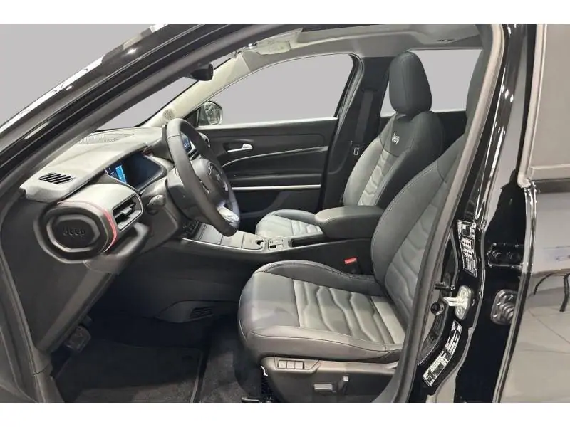 VEHICLE__CONDITION_SERVICE Jeep Avenger ELECTRIC-Avenger Full Electric - Altitude BLACK 10
