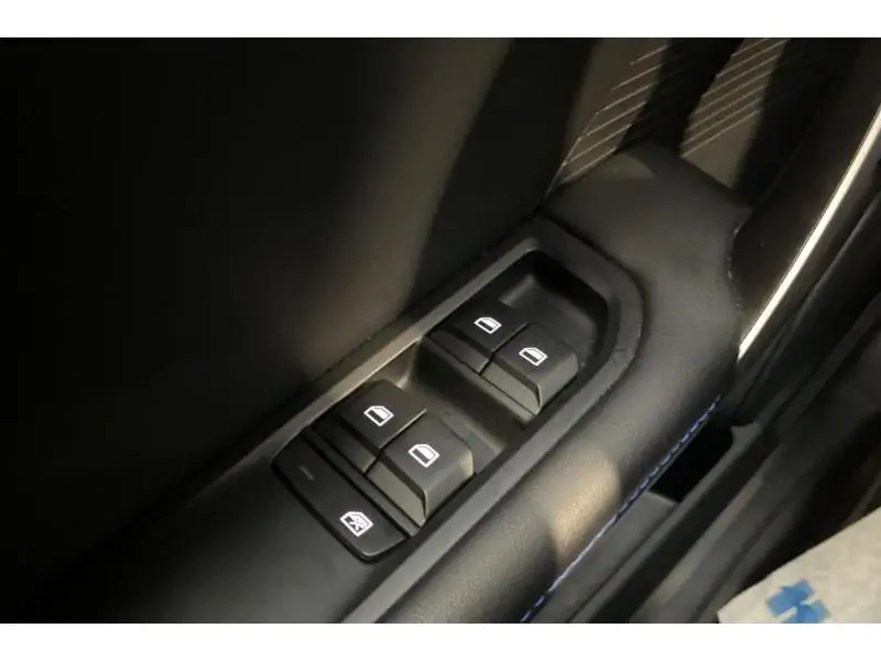 Occasion MG MG4 STANDARD 51 kWh RED 17