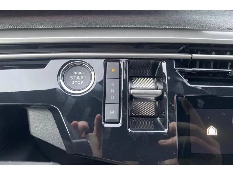 Occasie Peugeot 5008 ALLURE 7pl + trekhaak GREY 33