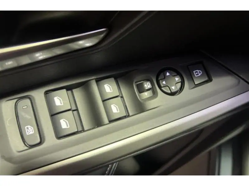 VEHICLE__CONDITION_SERVICE Peugeot 5008 ALLURE BLUE 17
