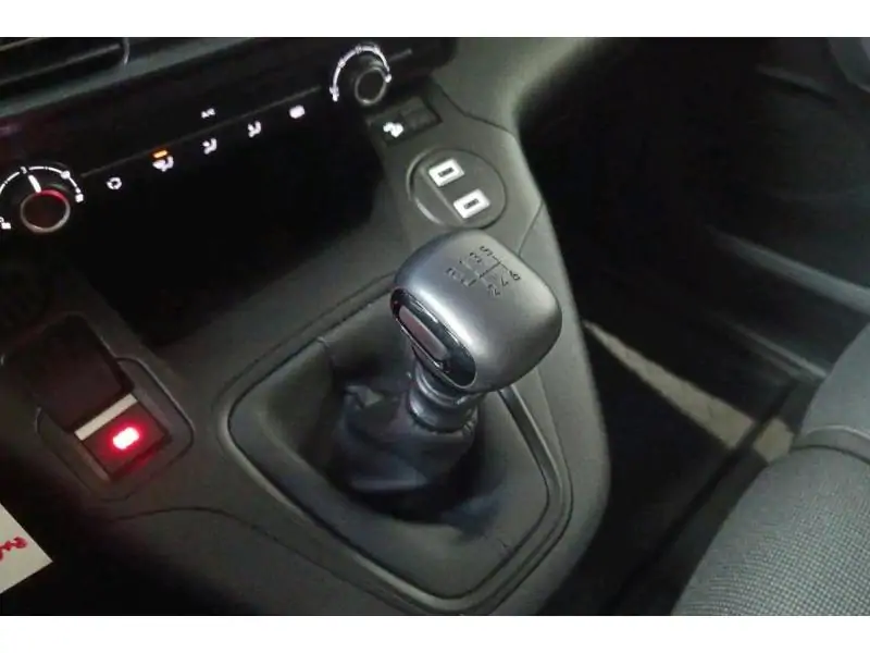 VEHICLE__CONDITION_SERVICE Peugeot Partner Standard Light 1.2 T BLACK 16