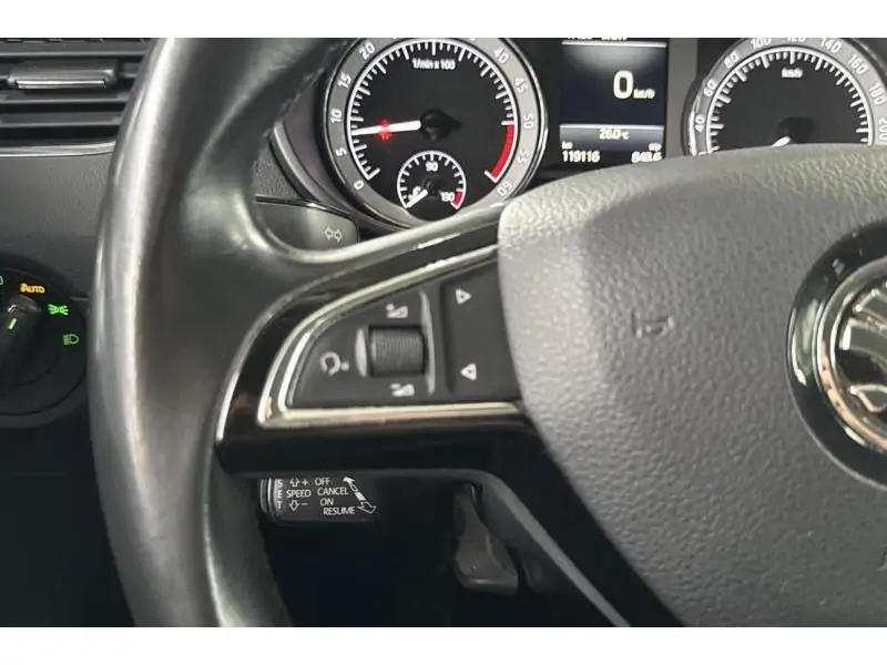 Occasion Skoda Octavia Break MANUAL GREY 23