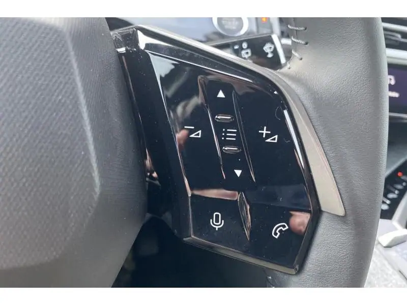 Occasie Peugeot 5008 ALLURE 7pl + trekhaak GREY 23