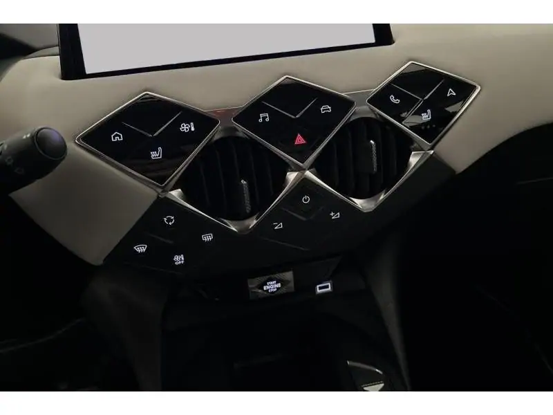 VEHICLE__CONDITION_SERVICE DS Automobiles DS 3 ESPRIT DE VOYAGE 130 GREY 15