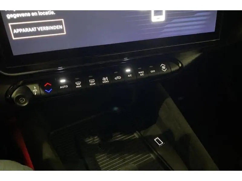 VEHICLE__CONDITION_SERVICE Alfa Romeo Junior SPECIALE Hybrid 136 RED 15