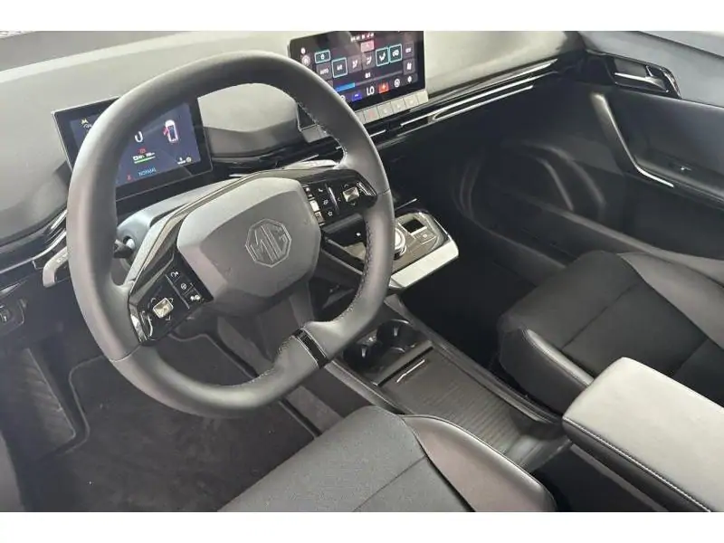 VEHICLE__CONDITION_SERVICE MG MG4 LUXURY TROPHY EXTENDED RANGE 77kW 520 KM RED 9