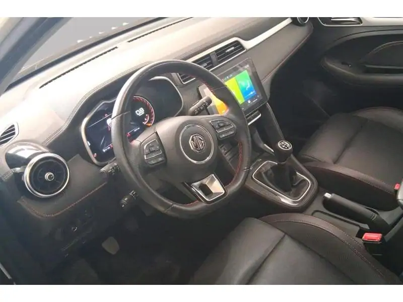 Occasion MG ZS luxury WHITE 9