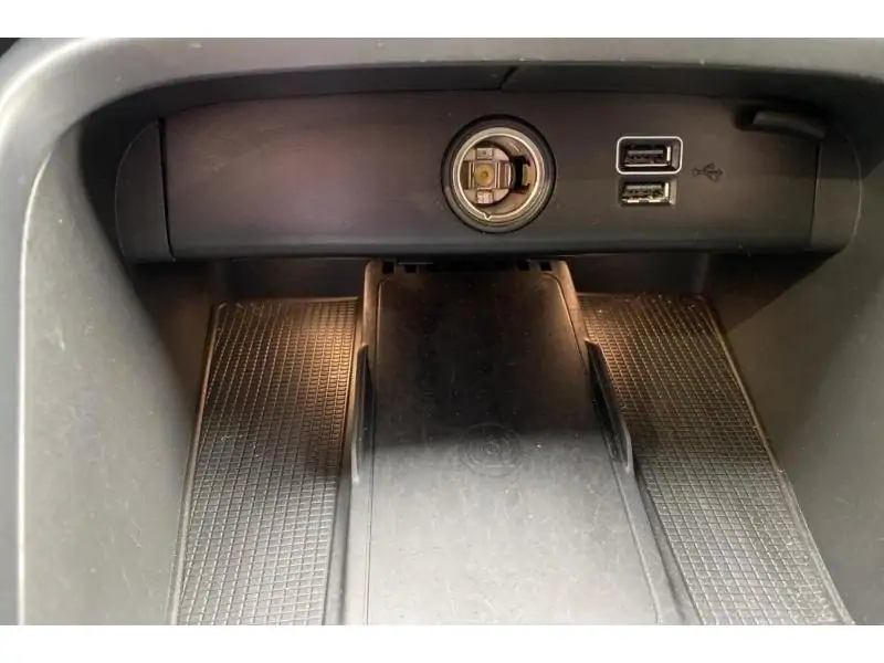 Occasion Volvo XC40 T5 PHEV RECHARGE PLUS DARK DESIGN BLACK 38