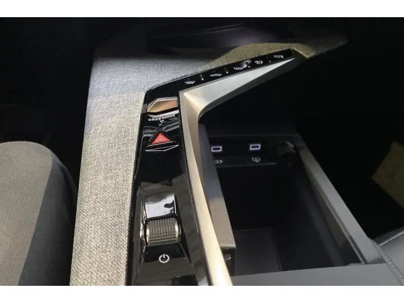 Occasion Peugeot 3008 NEW GT HYBRID GREY 35