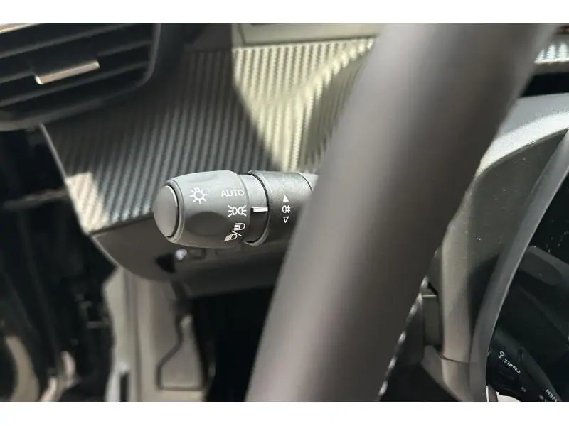 VEHICLE__CONDITION_SERVICE Peugeot 208 Envy - Camera BLACK 22