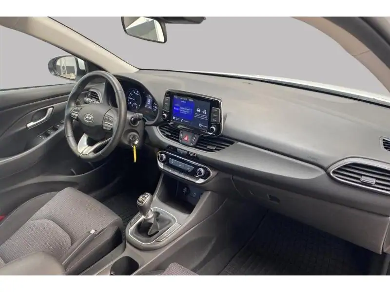 Occasion Hyundai i30 1.0 T-GDI 100 MODERN WHITE 2